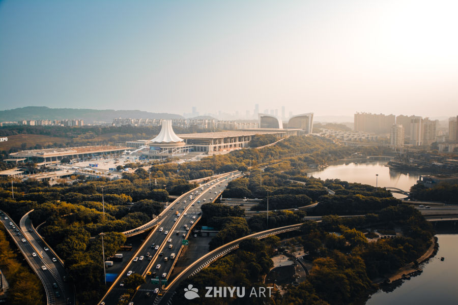 晨曦中的都市风景