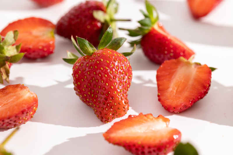 新鲜草莓水果实拍 98