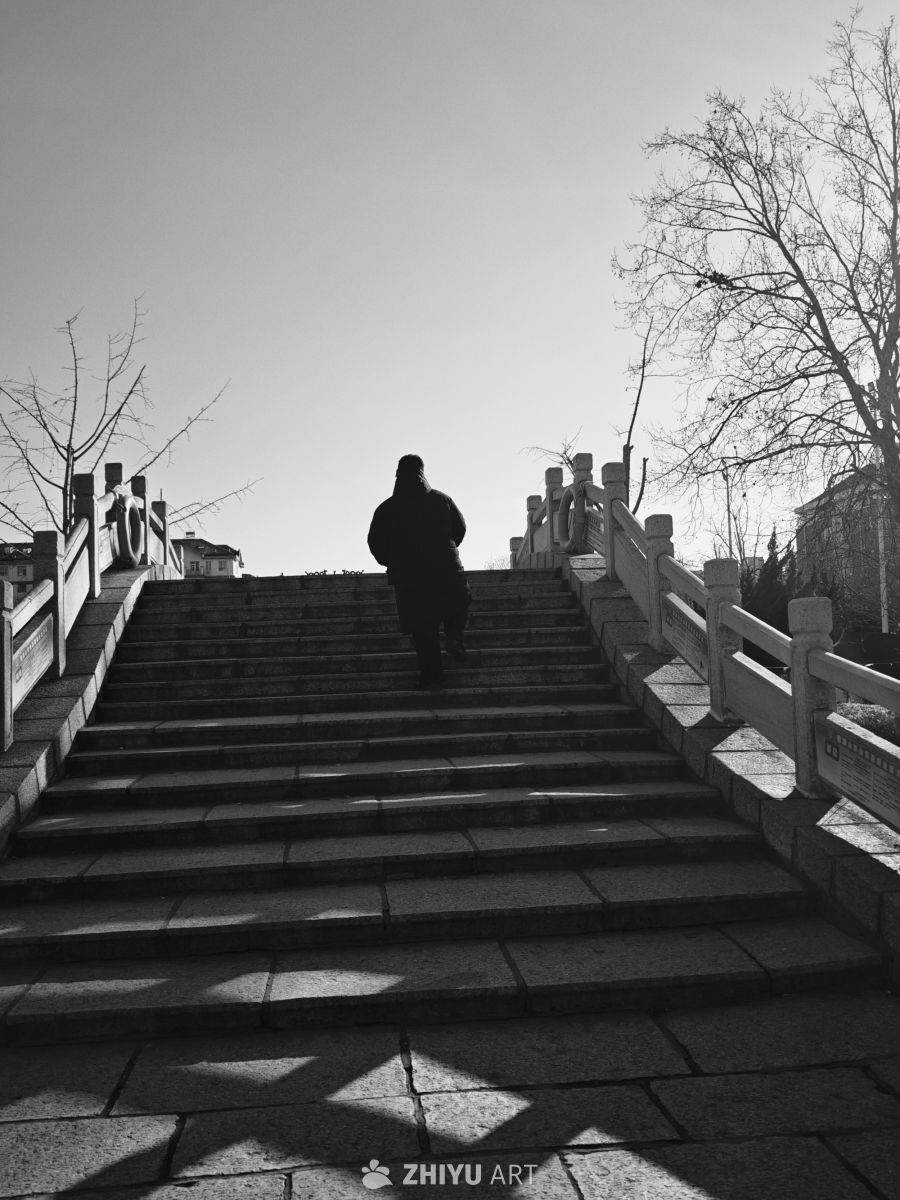 冬日阶梯的剪影