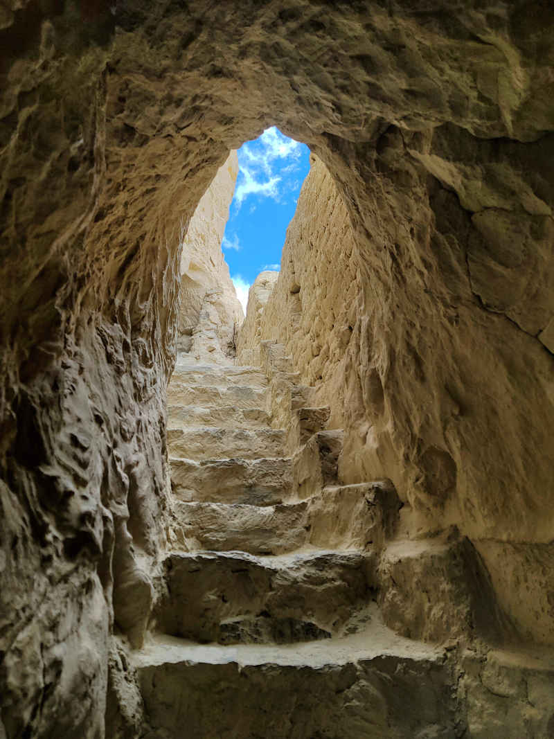 西藏阿里地区札达县古格王朝的密道洞穴石阶
