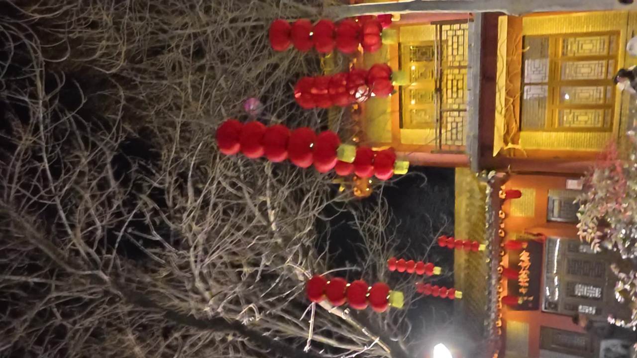 夜色中的古街