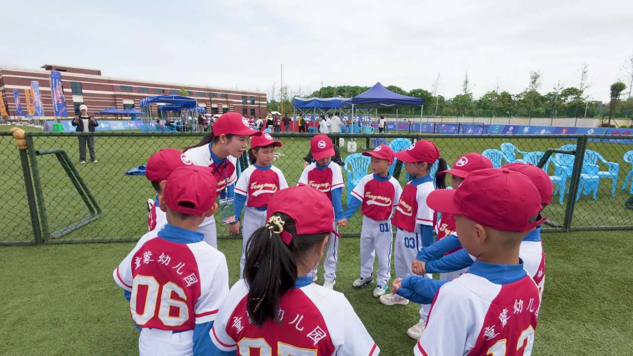 4k棒垒球运动  幼儿园软式棒垒球比赛