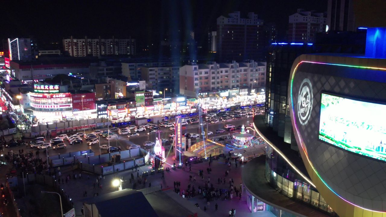 城市热闹夜景画面