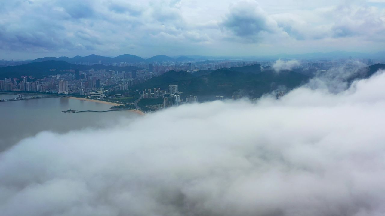 龙舟雨季节多变的云6