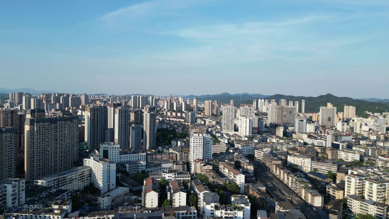 航拍江西上饶大景城市天际线