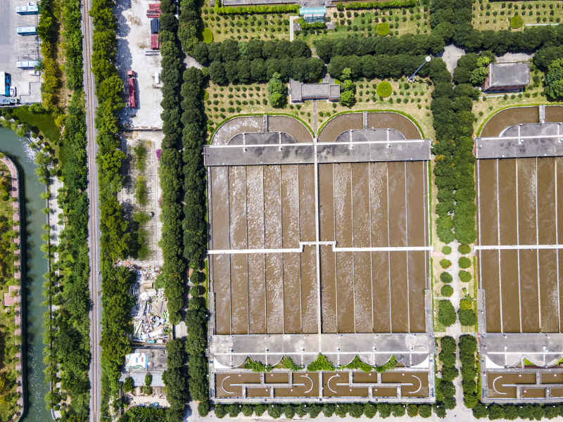 城市污水处理工厂航拍摄影图