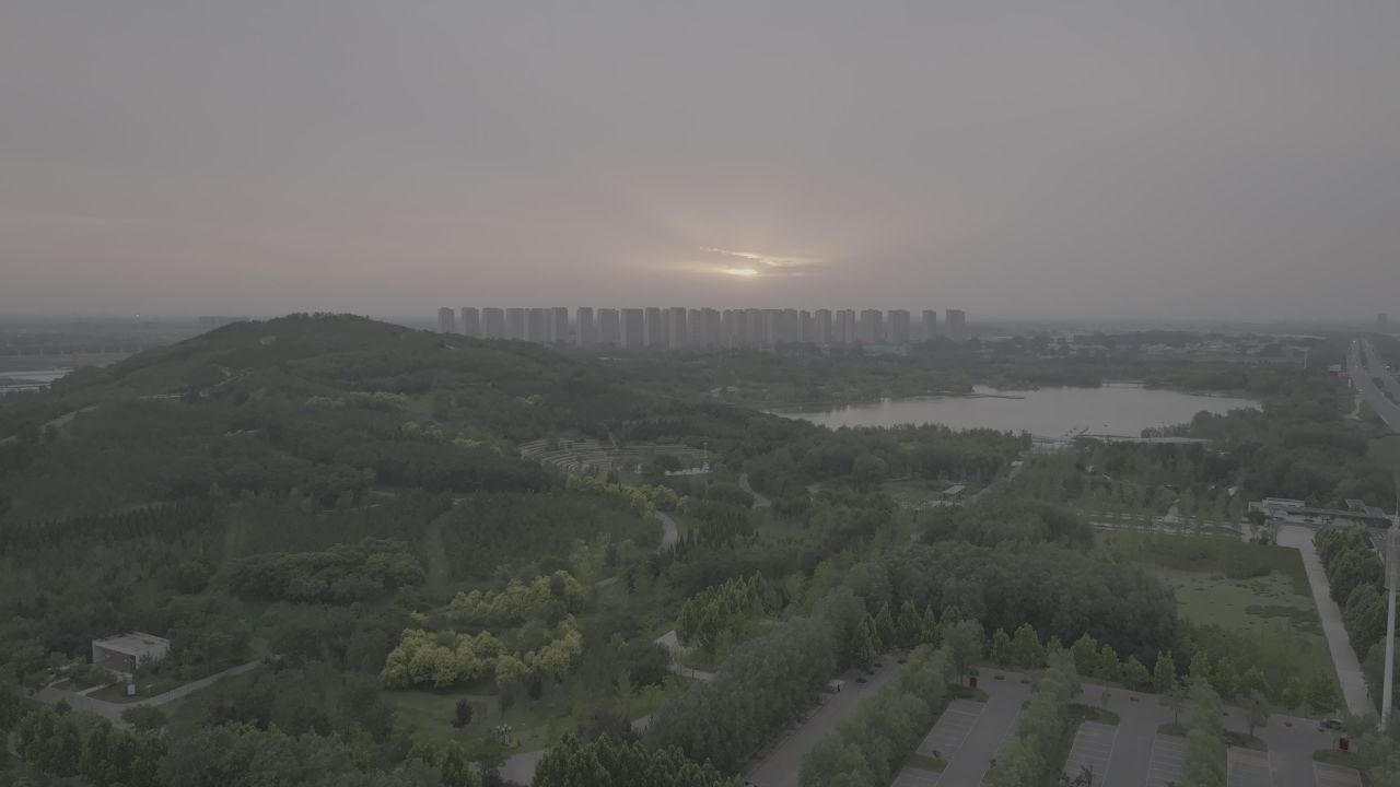 日落下的城市与自然