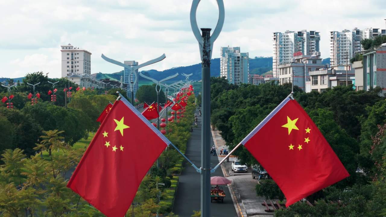 城市街道国庆装饰风光