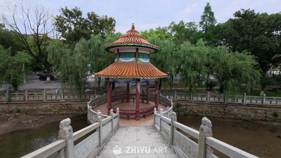 古亭静谧水边景
