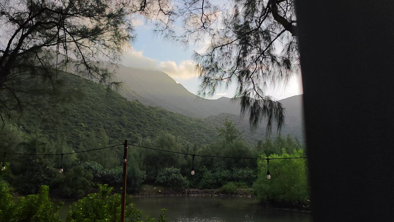 湖景山色