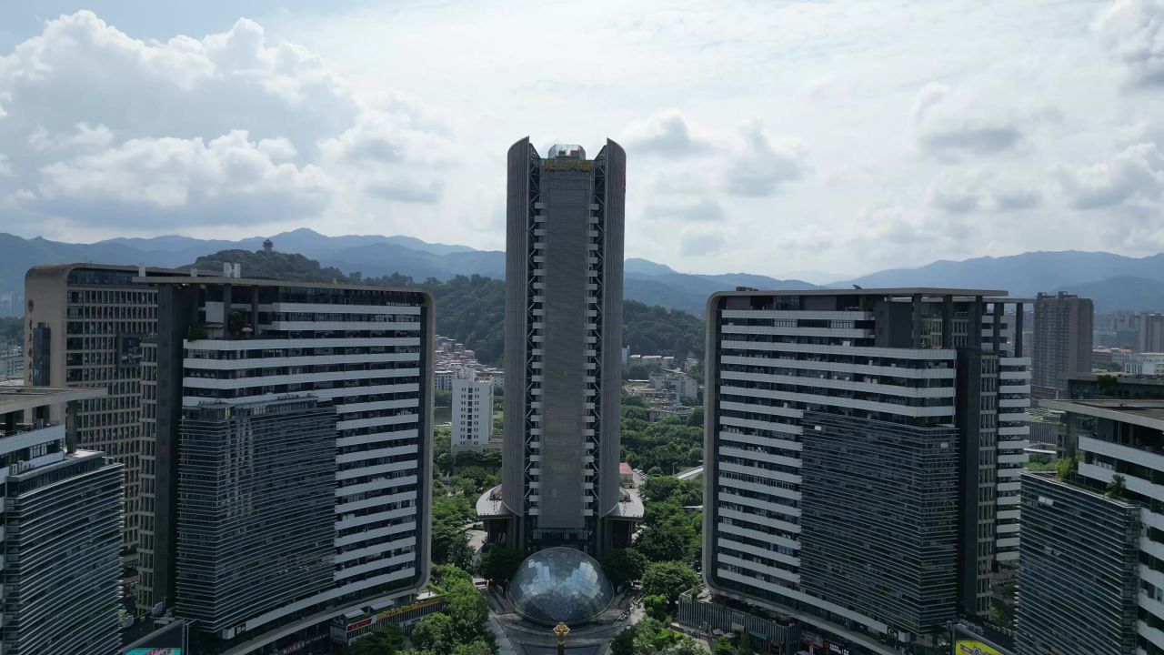 航拍福建龙岩太古广场
