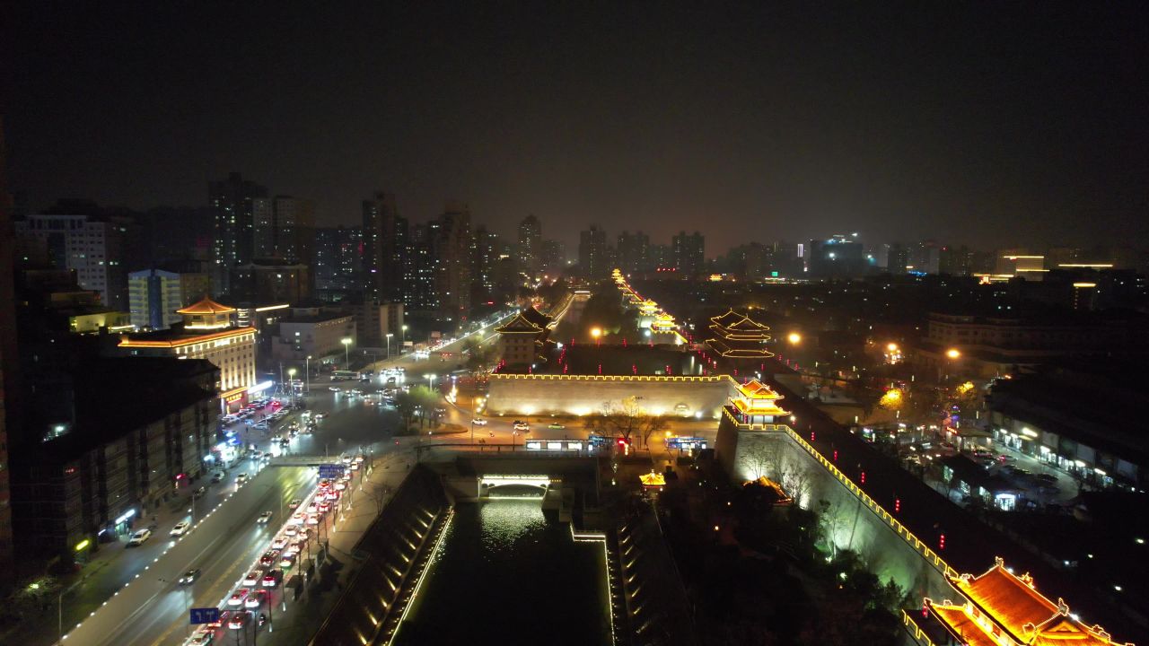 西安古城墙夜景灯光交通航拍