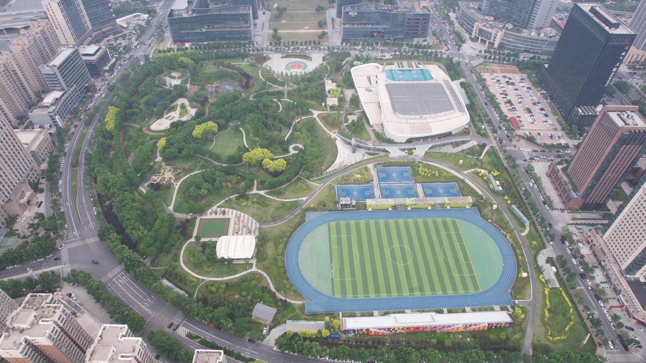 航拍河南郑州郑东新区市民体育公园