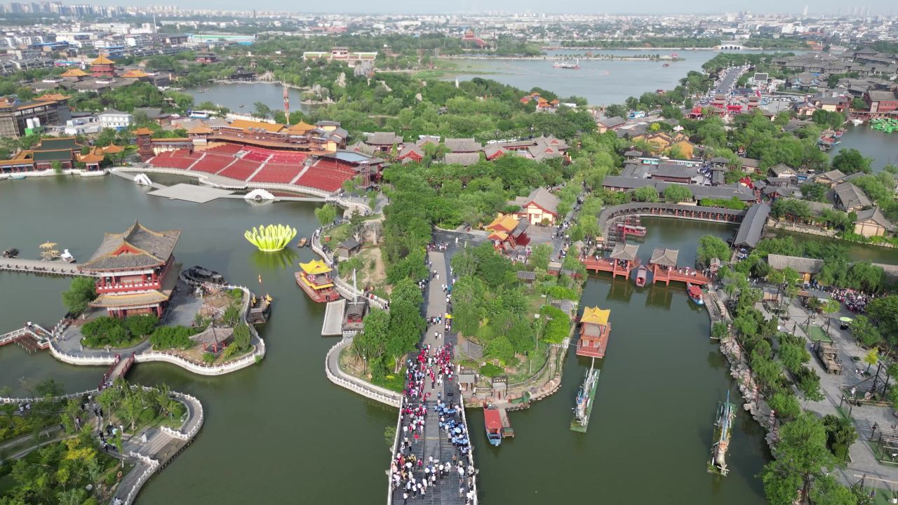 航拍开封清明上河园