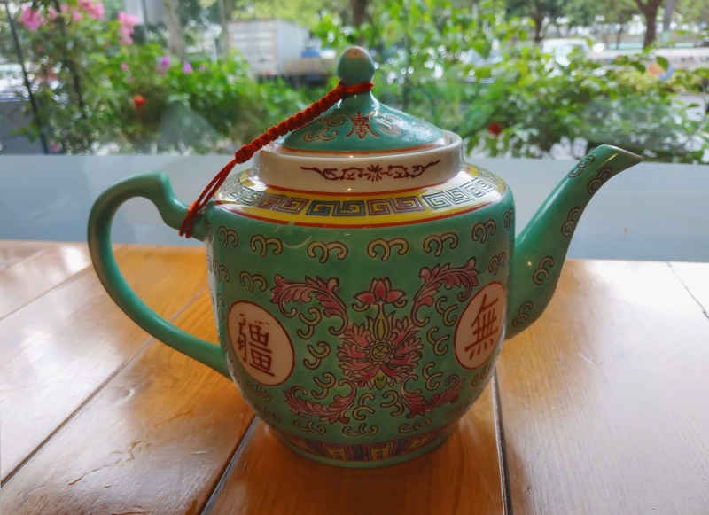 餐馆茶壶