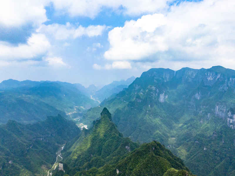 湖南张家界奇秀山峰
