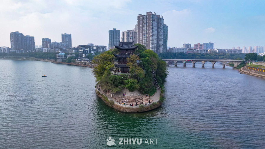 河中小岛上的古建筑