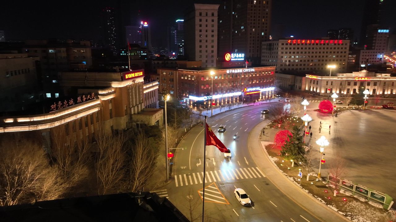 中山广场 毛主席像 沈阳城市街道夜景 街道车辆马路车流 