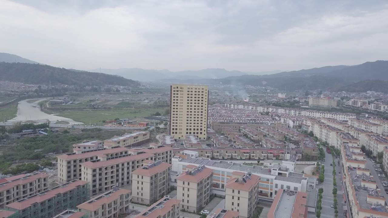 山城全景与寺庙