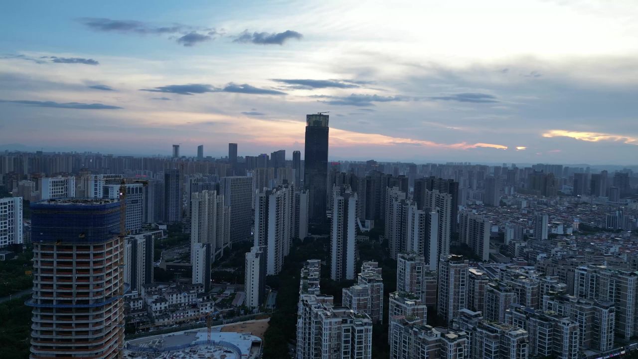  航拍江西赣州城市风光日落晚霞