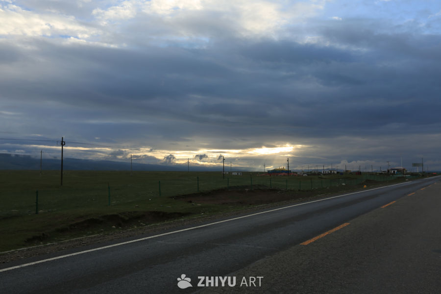草原上的夕阳
