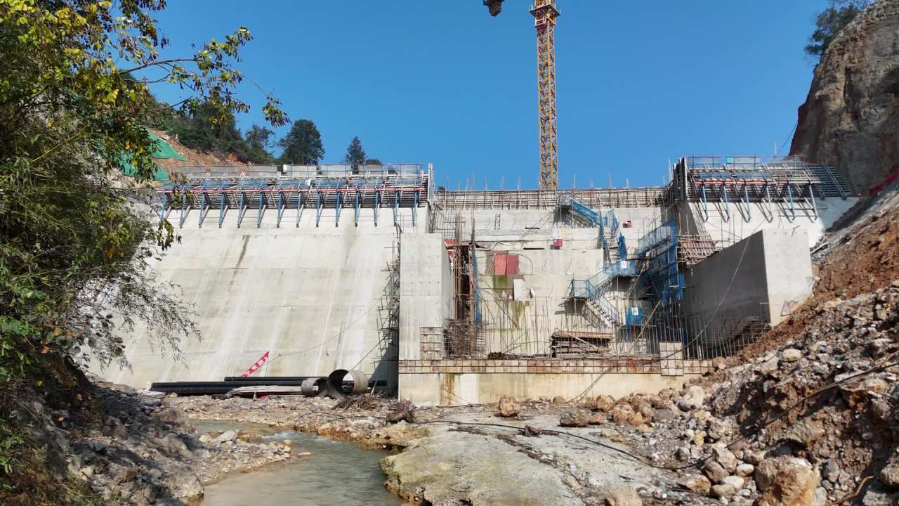 大坝施工现场航拍