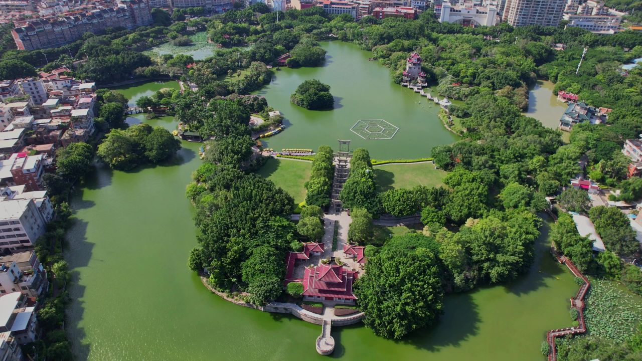 航拍泉州东湖公园