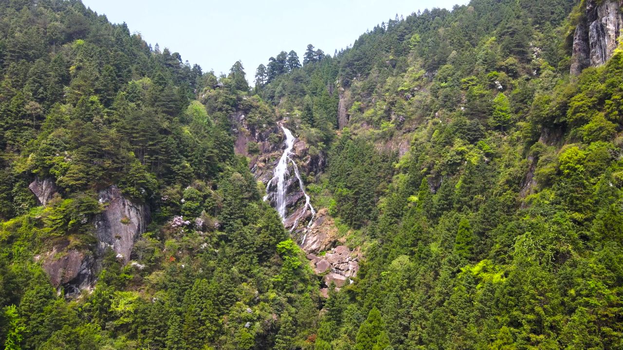 4K航拍高山流水河流自然森林实拍