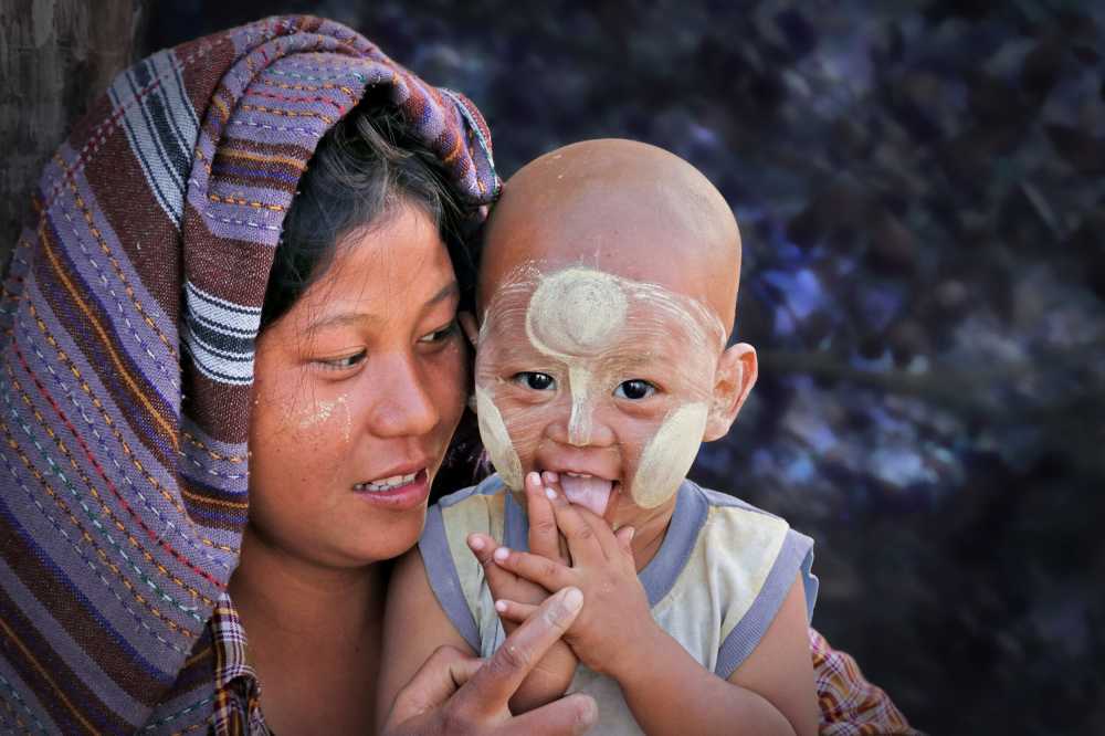 亚洲缅甸女子儿童