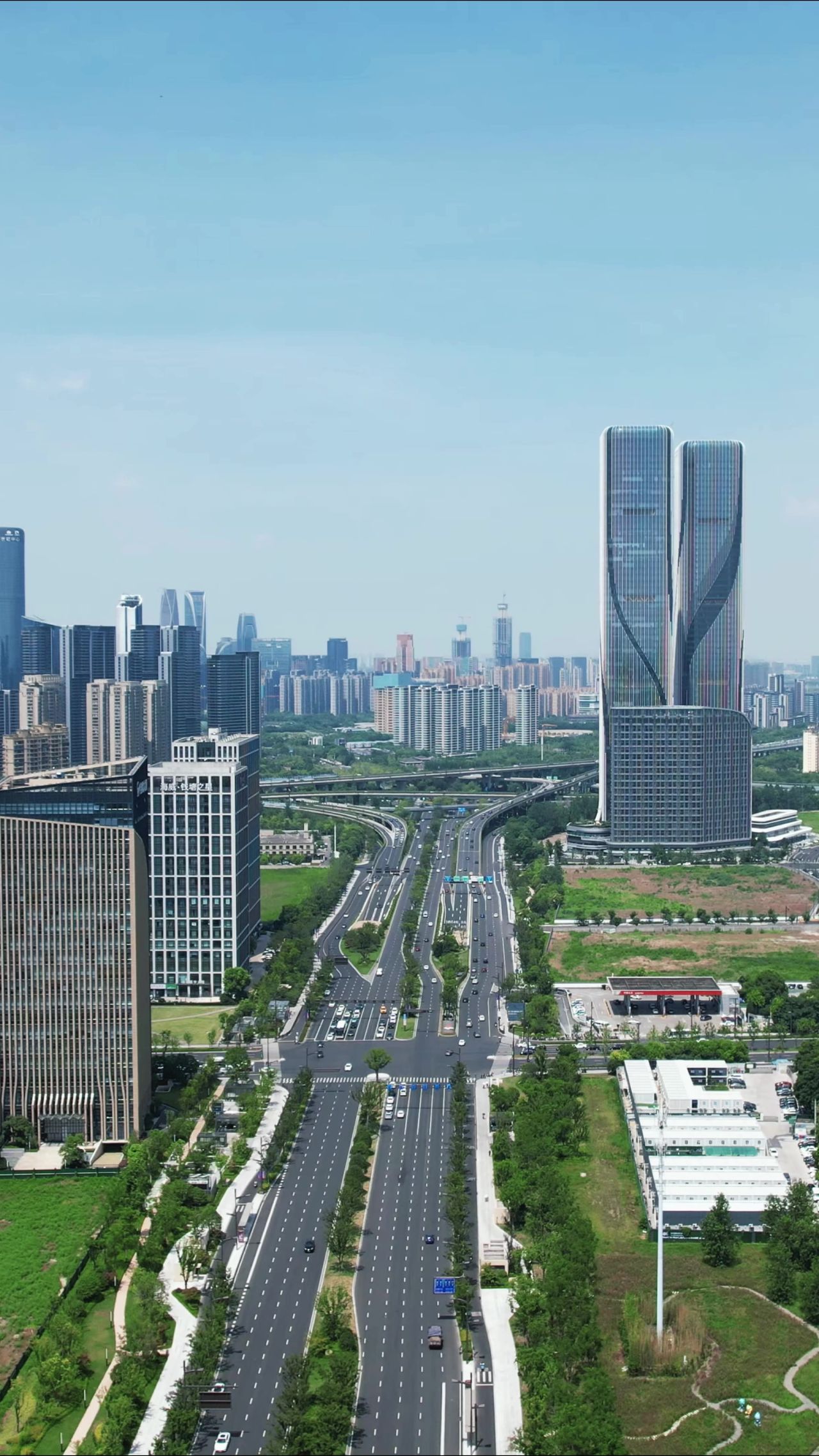 杭州滨江新区城市建设交通竖屏航拍  