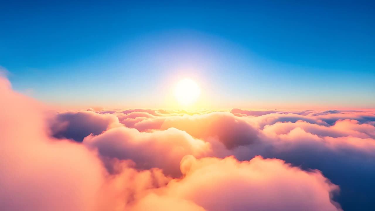 画面中，一轮耀眼的太阳位于蓬松的云层中央，发出柔和