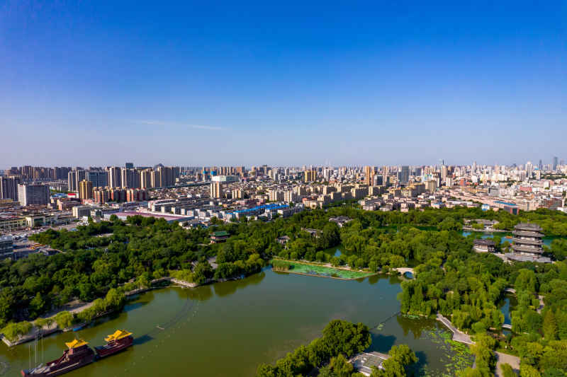 山东济南城市风光大明湖航拍摄影图
