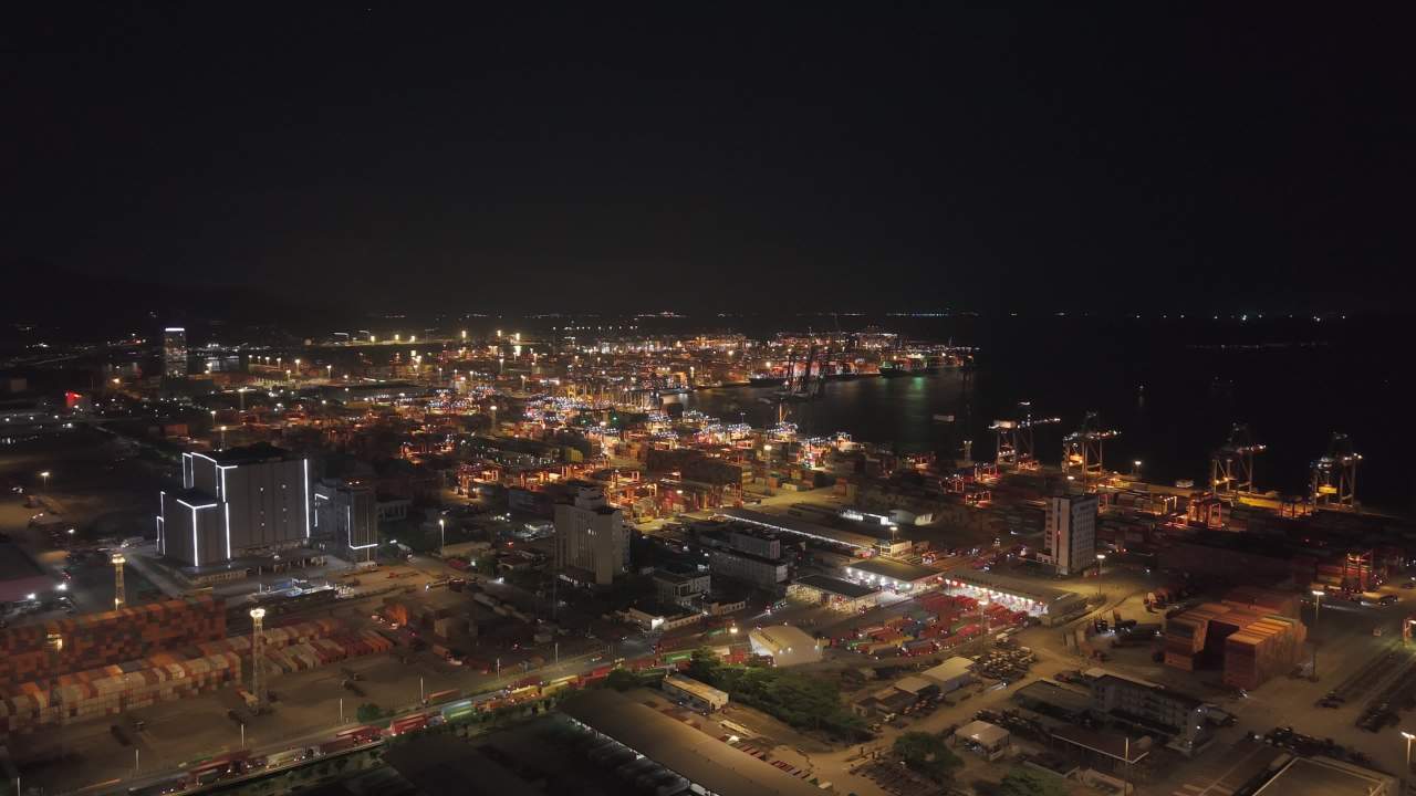 维港 82