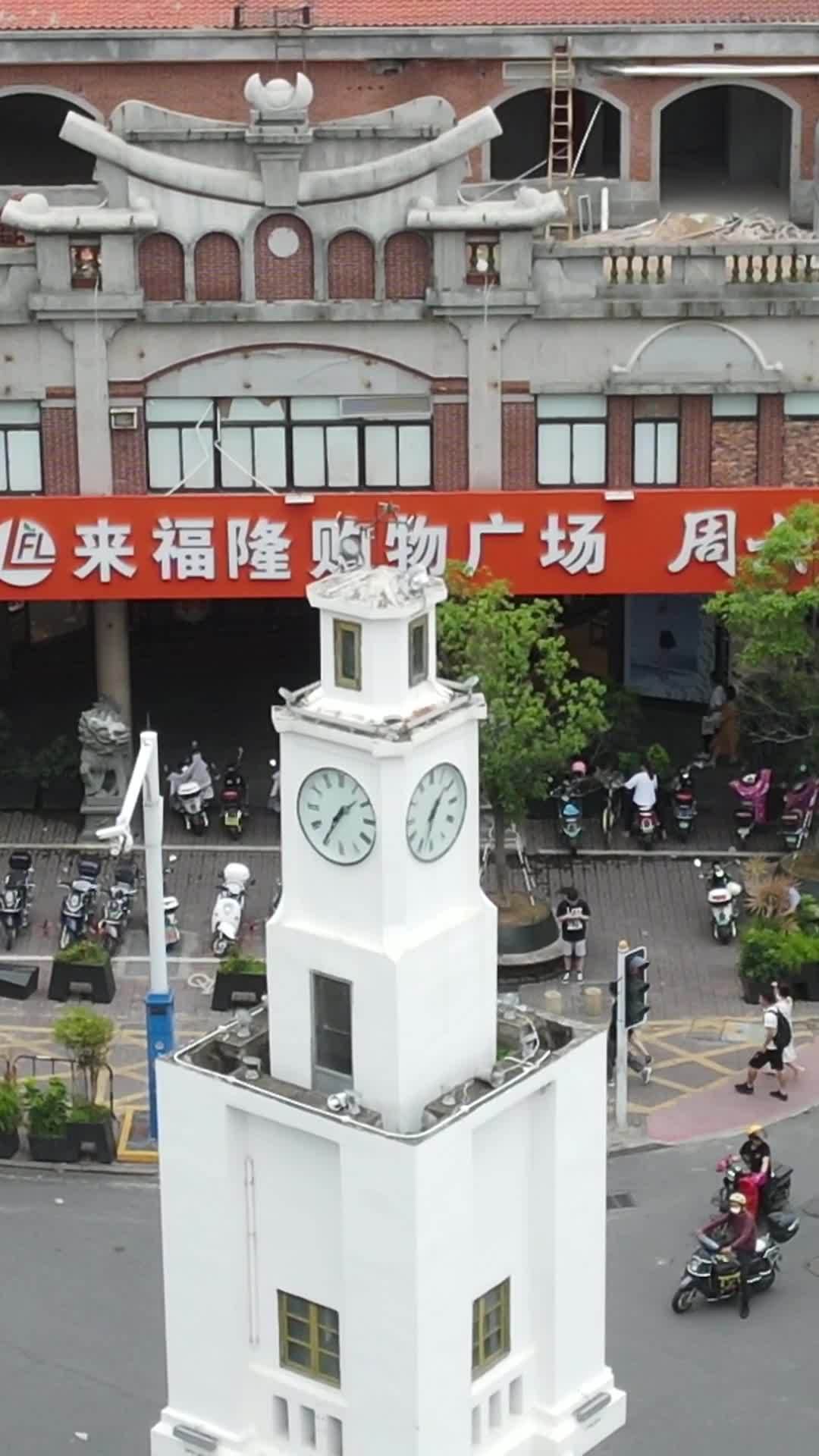 钟楼下的城市生活