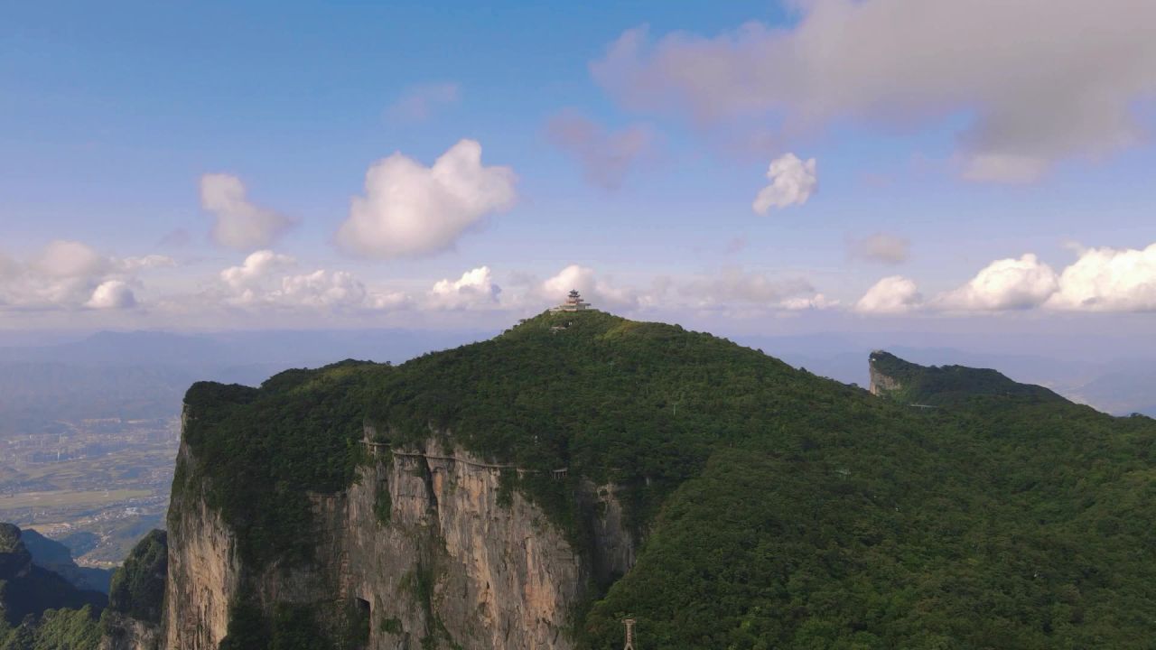 湖南张家界天门山5A景区航拍  30