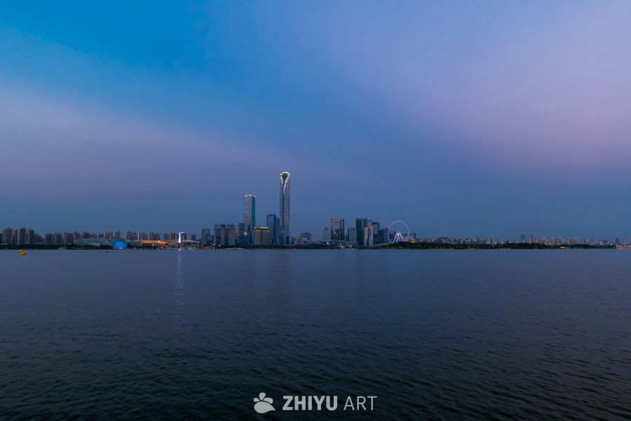 湖畔夜景城市风光