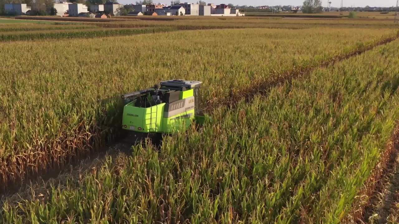 玉米地收割机