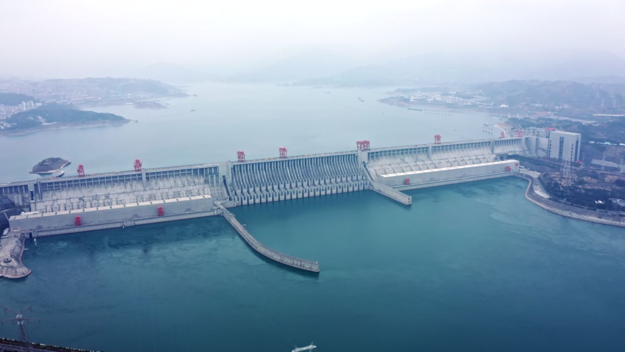 湖北宜昌三峡大坝水电站航拍视频