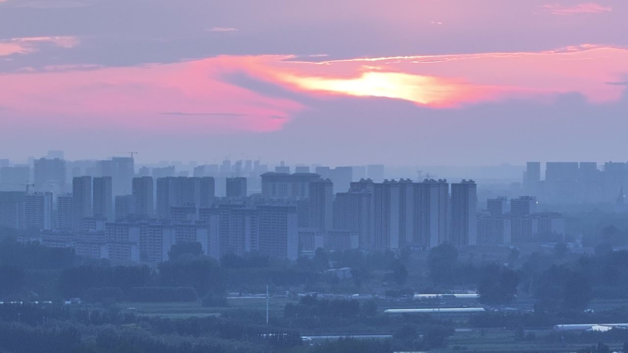 城市日落的宁静之美