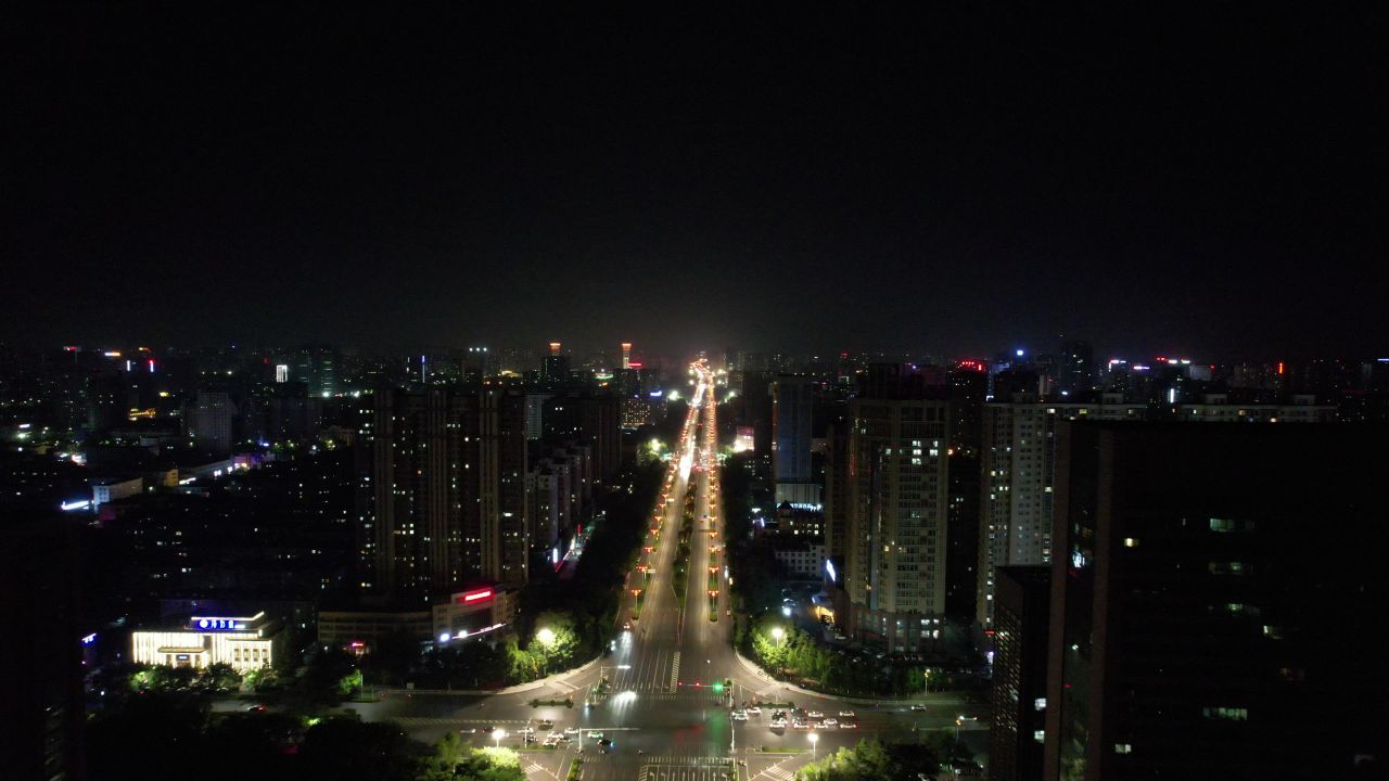 山东潍坊城市夜景交通车辆行驶航拍 