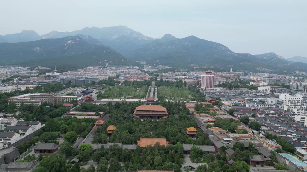 航拍山东泰安岱庙