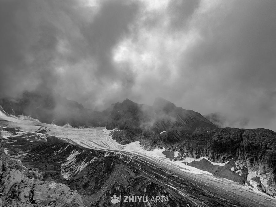 没有雪的玉龙雪山