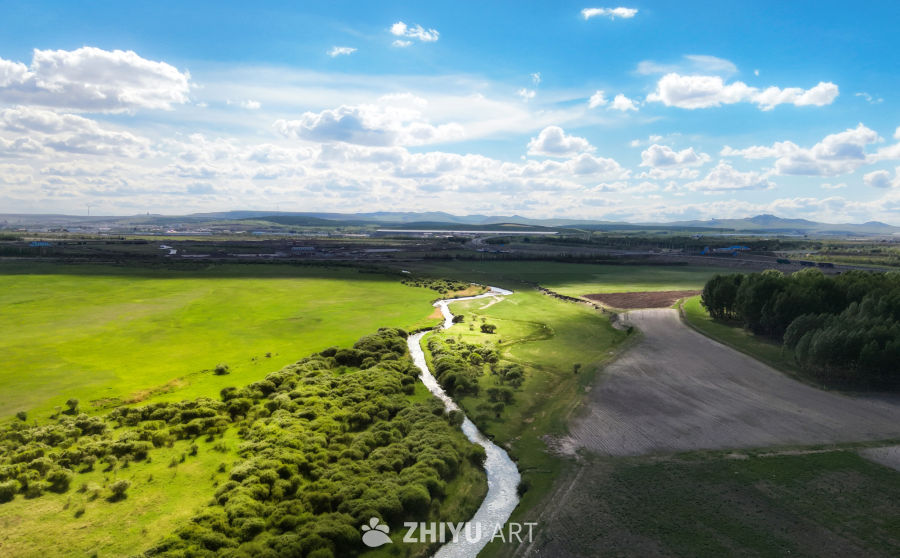 草原河流风光图