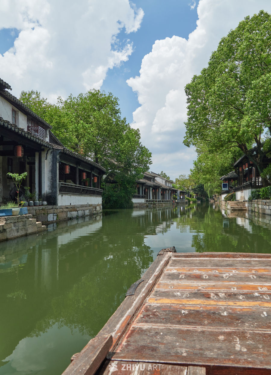 苏州黎里古镇乘船浏览风光