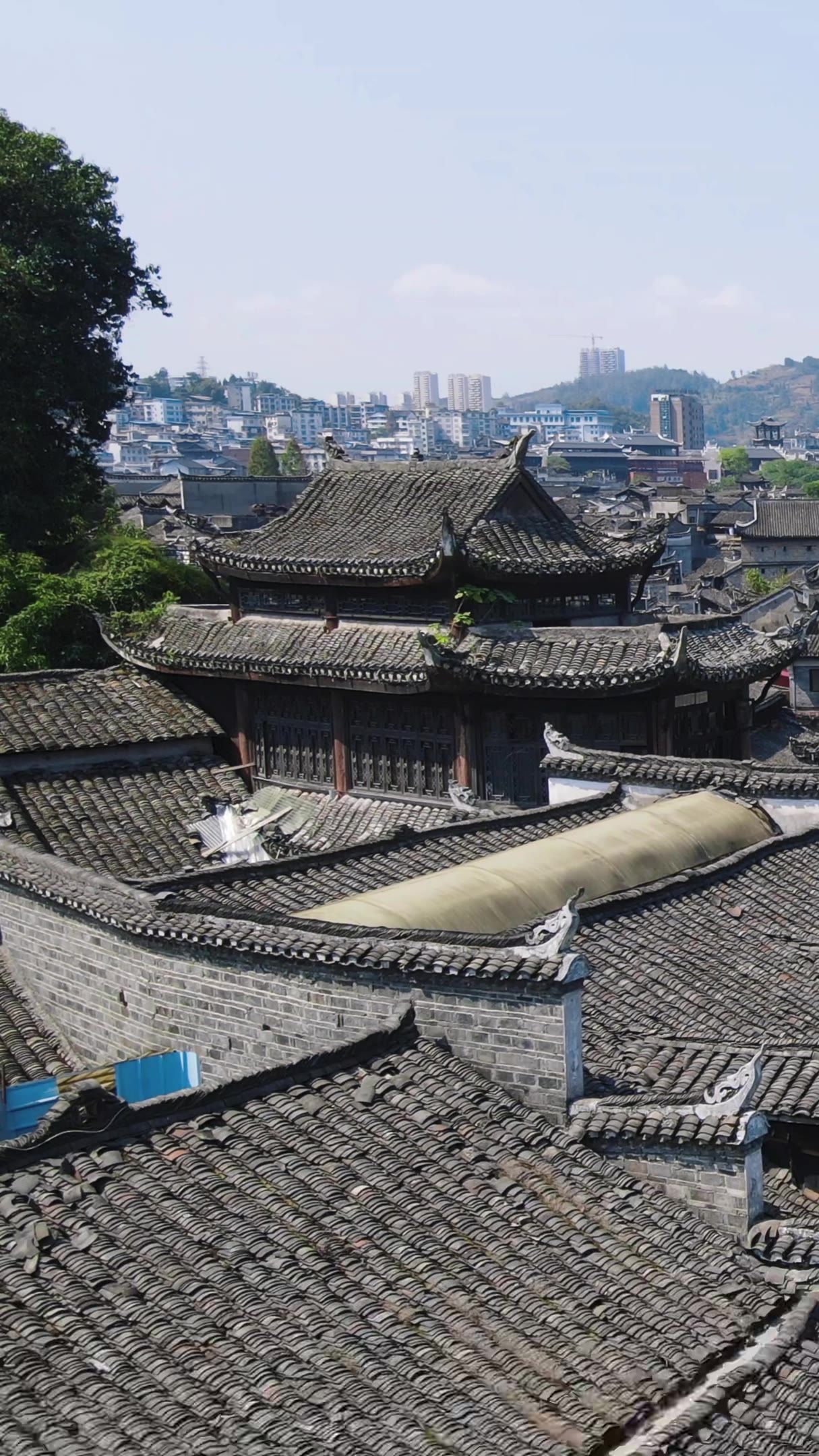 湖南凤凰古城沱江风景竖屏航拍