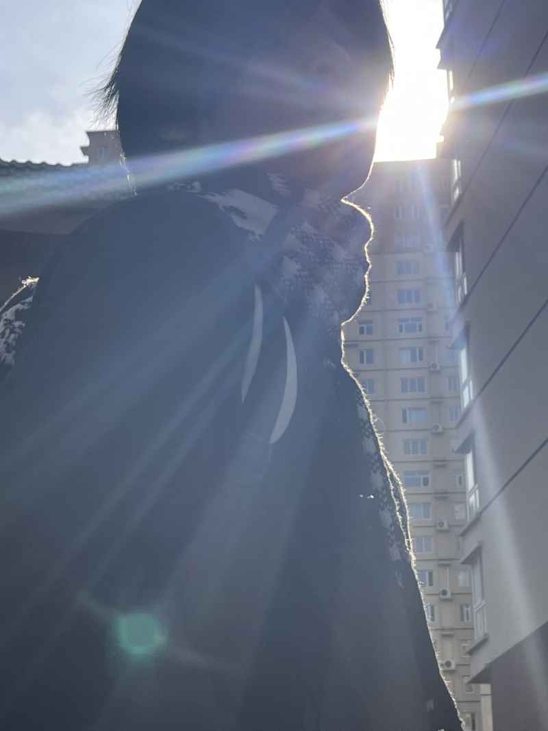 太阳下的少年