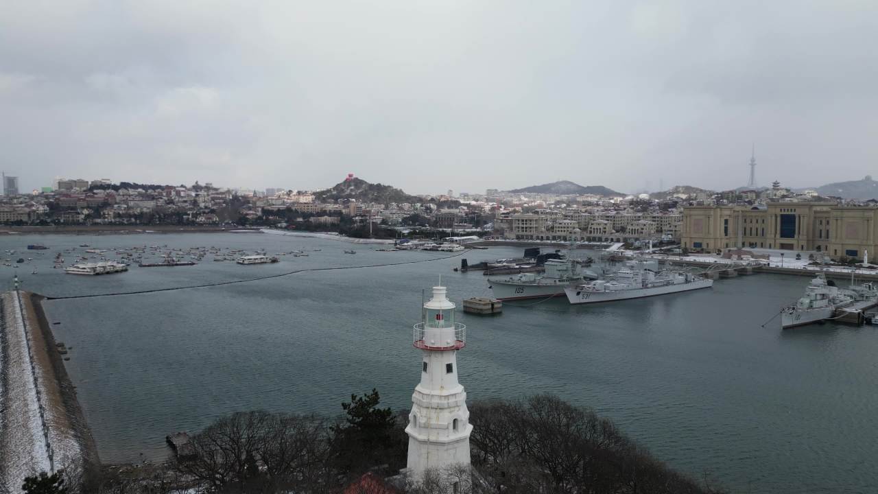 青岛市南海边老城区小青岛公园冬天雪景航拍 22