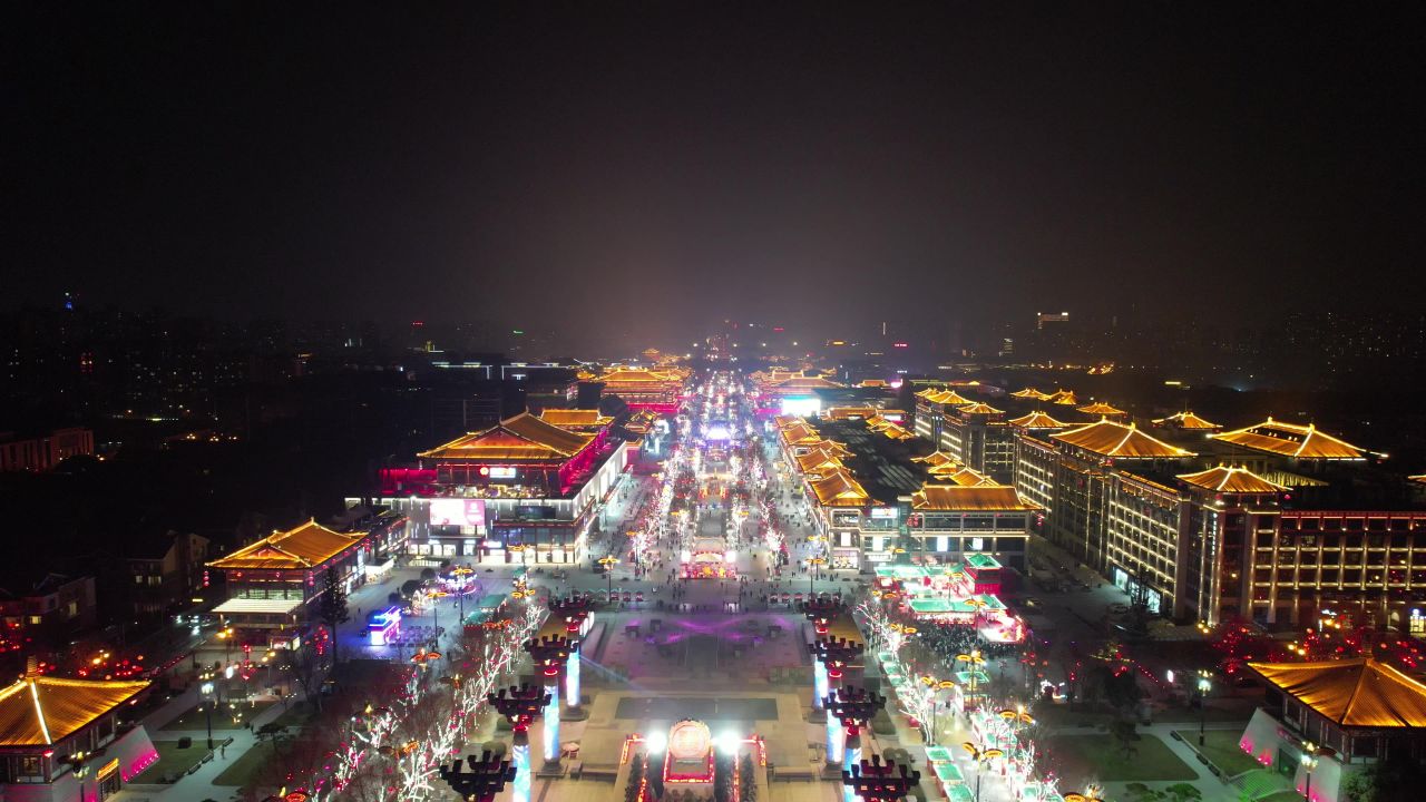 西安大唐不夜城夜景灯光人流航拍
