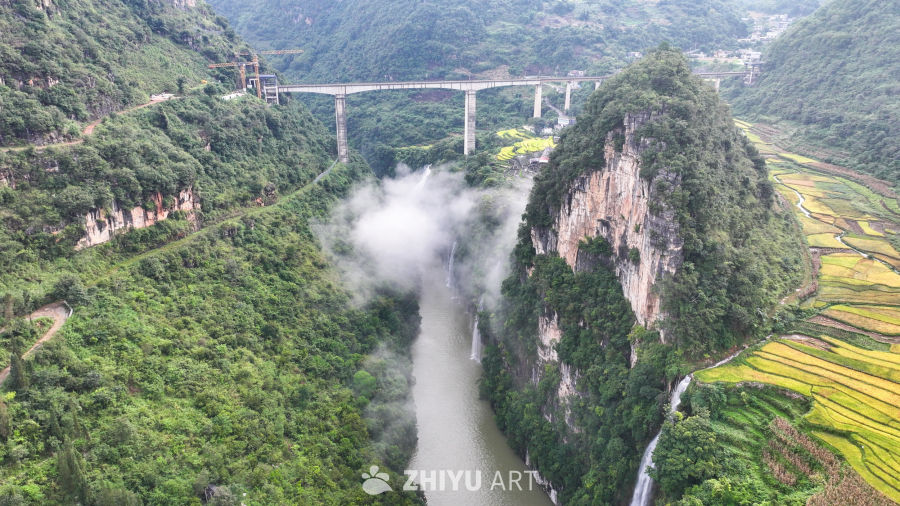 航拍铁路火车桥梁 峡谷瀑布 5