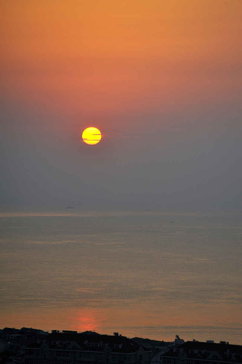 海上日出